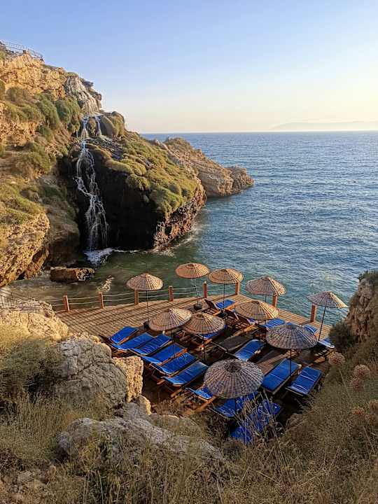 Strand Club Resort Atlantis