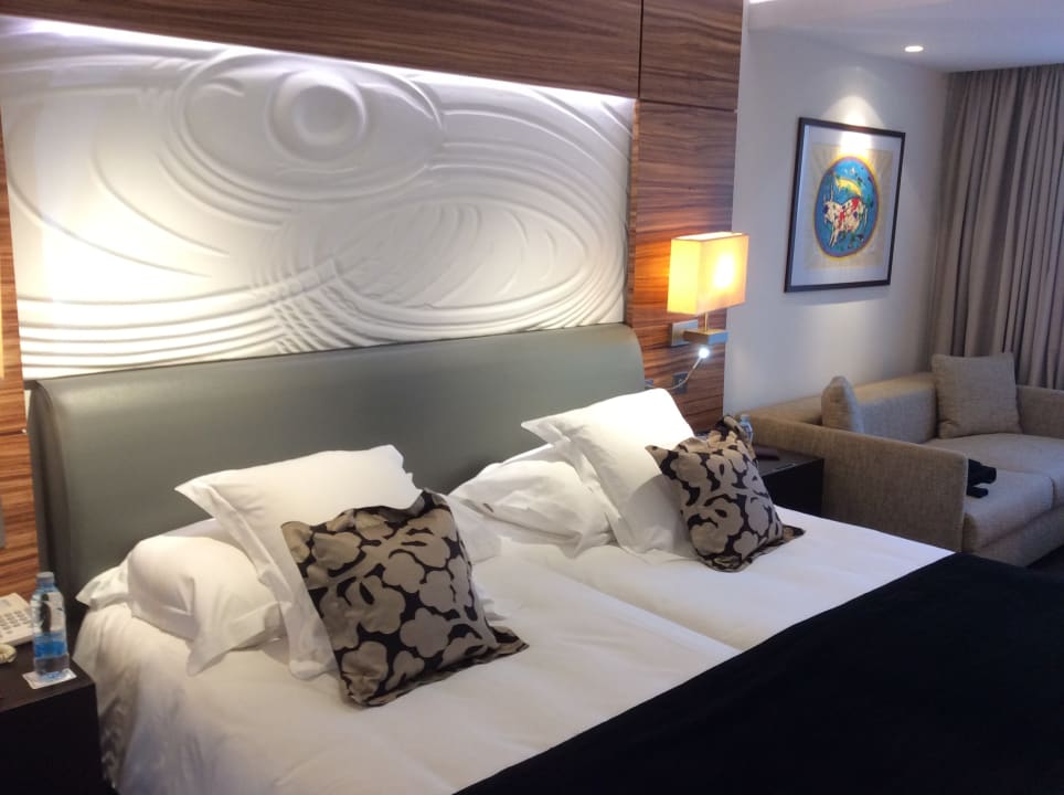 Wohnbeispiel Standardzimmer Landseite Amathus Beach Hotel Limassol