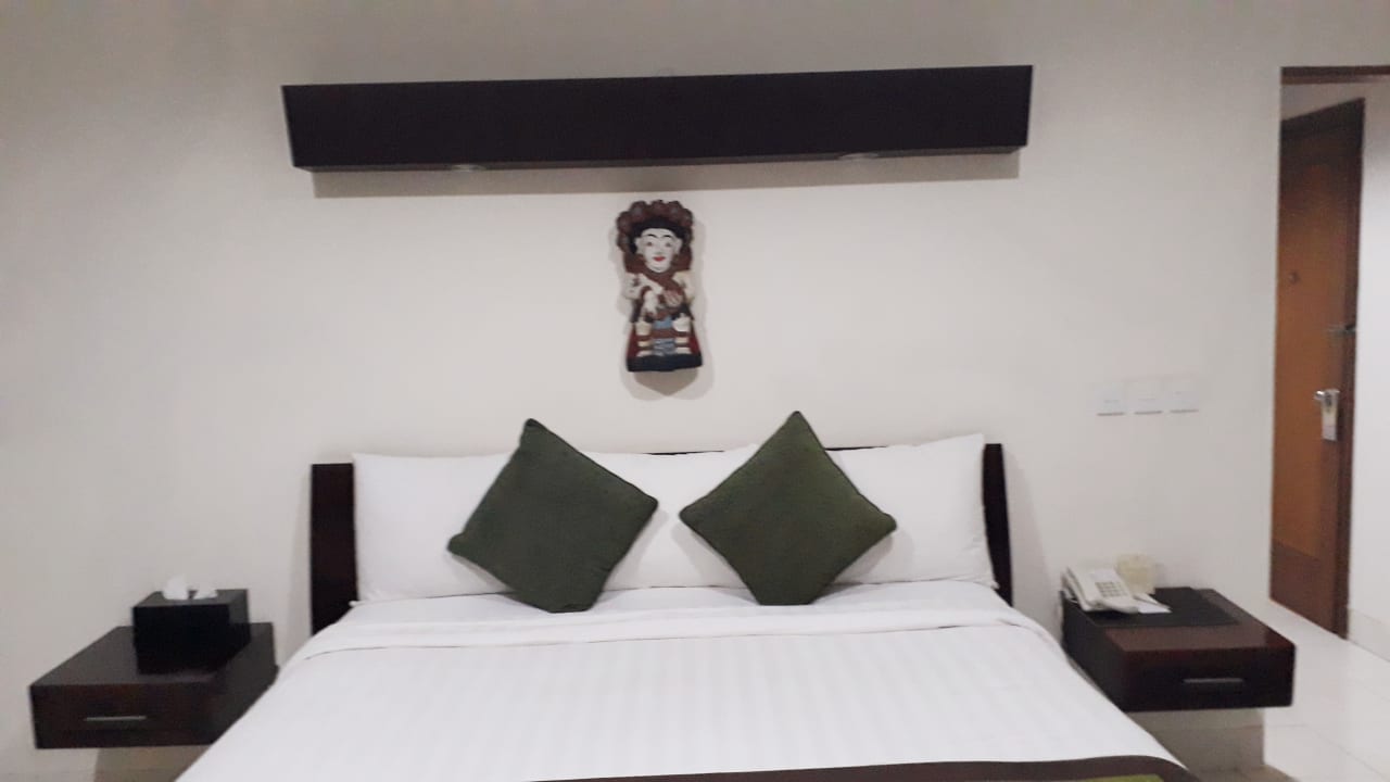 Zimmer Respati Beach Hotel