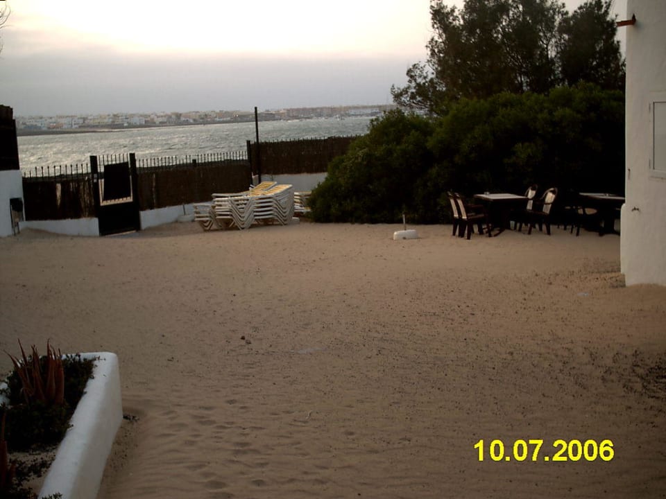 Hotelstrand mit Liegen Alua Suites Fuerteventura