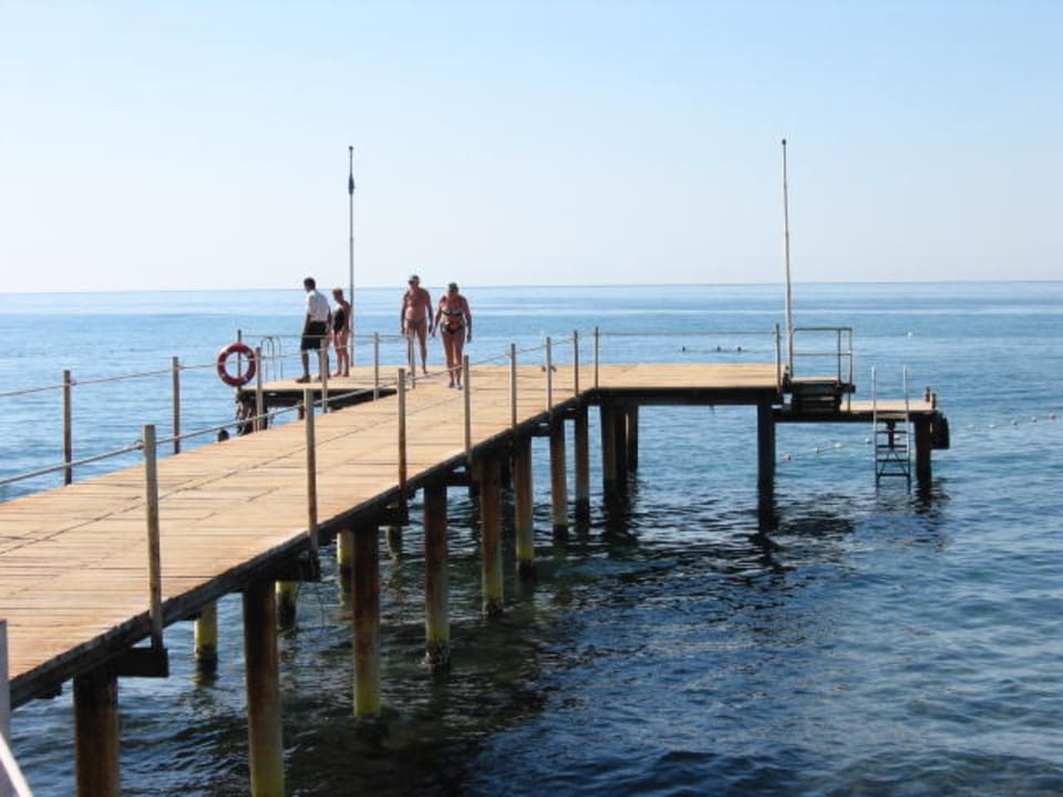 Der Steg am hoteleigenem Strand Grand Kaptan