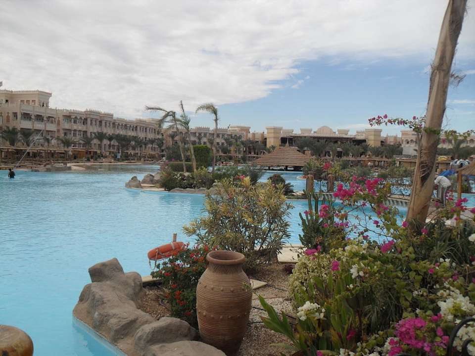 Hotelanlage mit Pool Pickalbatros Palace Resort