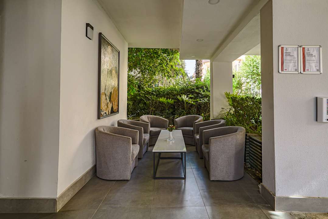 Lobby Side Village Hotel