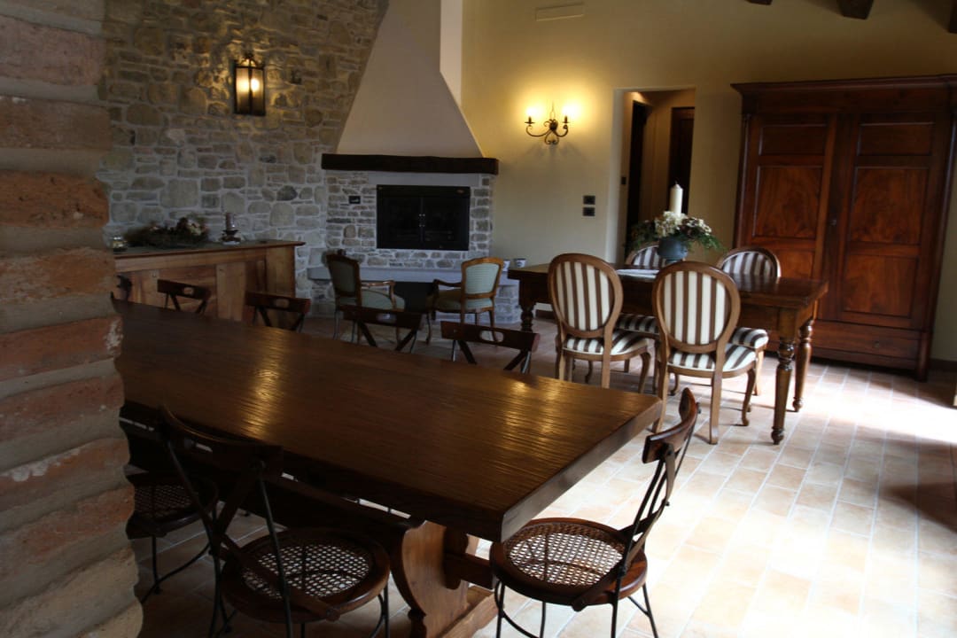 Il grande salone Corte del Sasso Room and Breakfast