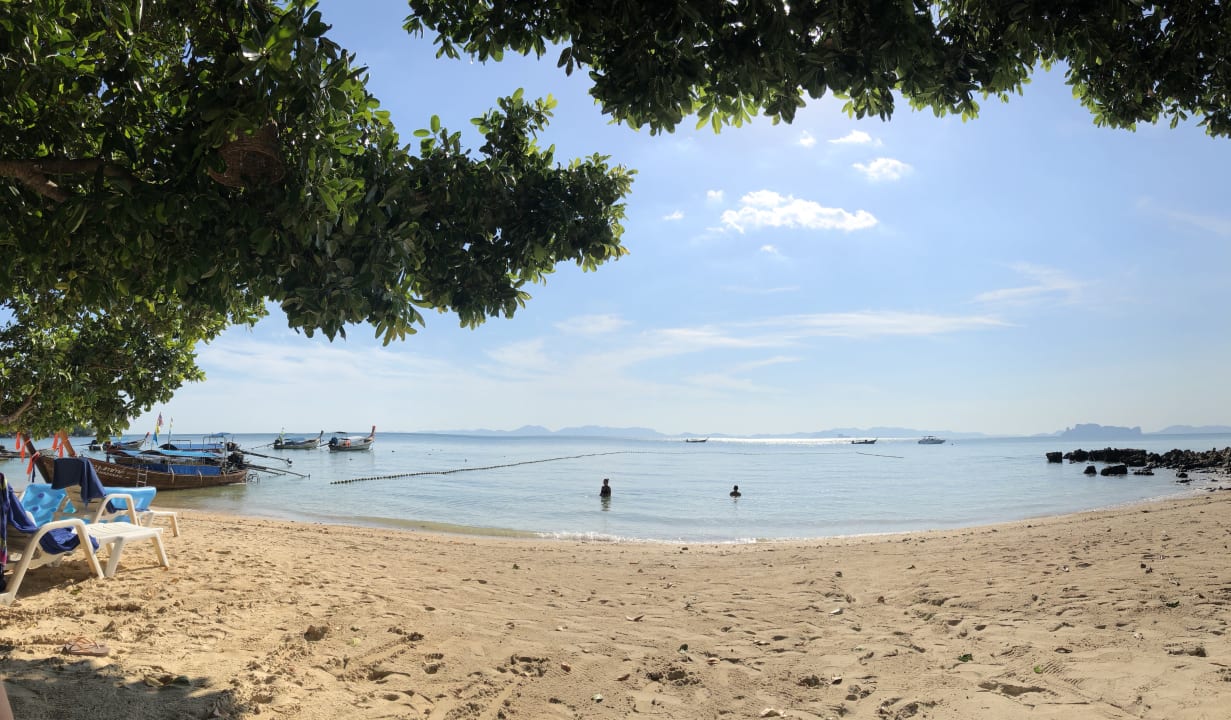 Strand direkt am Hotel Hotel Bliss Resort Khlong Muang