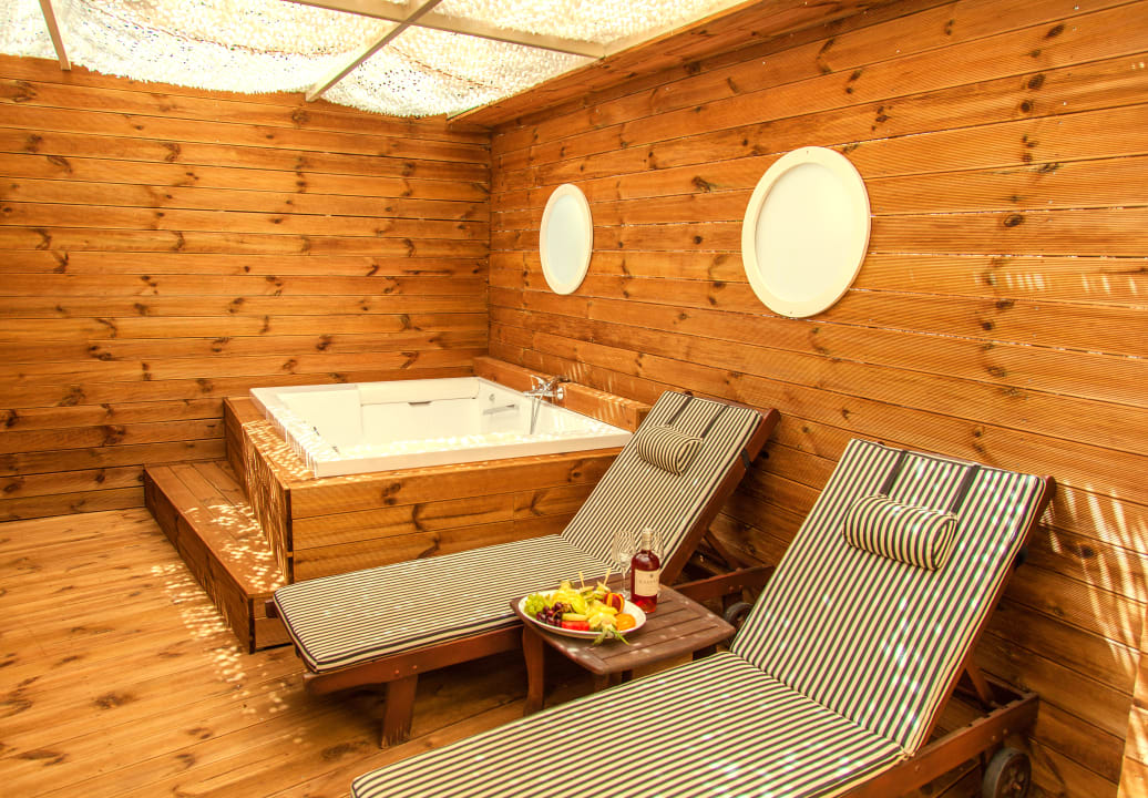 Sport & Freizeit Elmi Suites