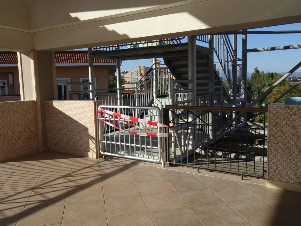 Geschlossener Rutschenaufgang Crystal Paraiso Aqua Collection