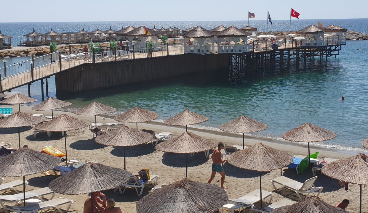 Strand Aria Resort & Spa