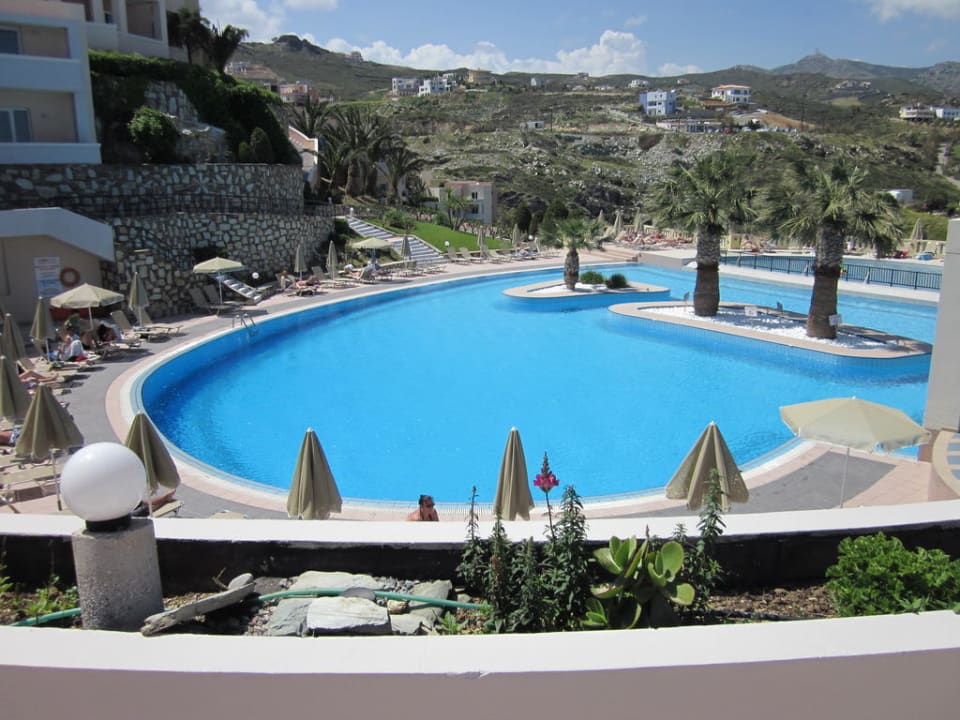 Piscine animée Athina Palace Resort & Spa