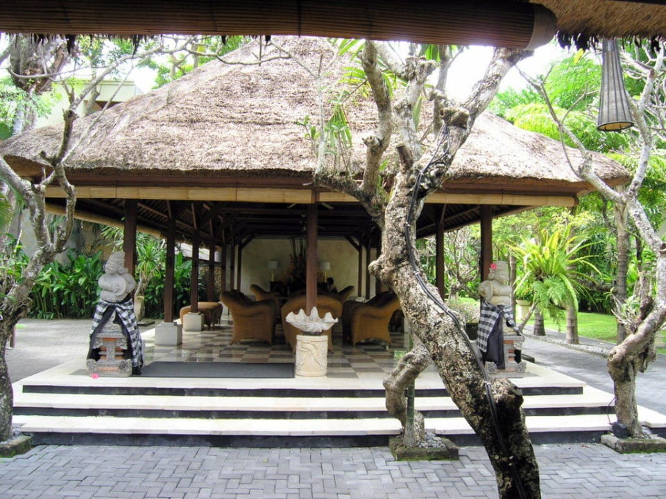 Offene Lobby Puri Santrian