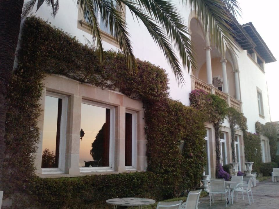 Zum Meer gewandte Seite des Hotels Hotel Roger de Flor Seleqtta