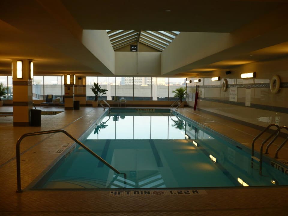 Der kleine Pool Hotel The Westin Jersey City Newport