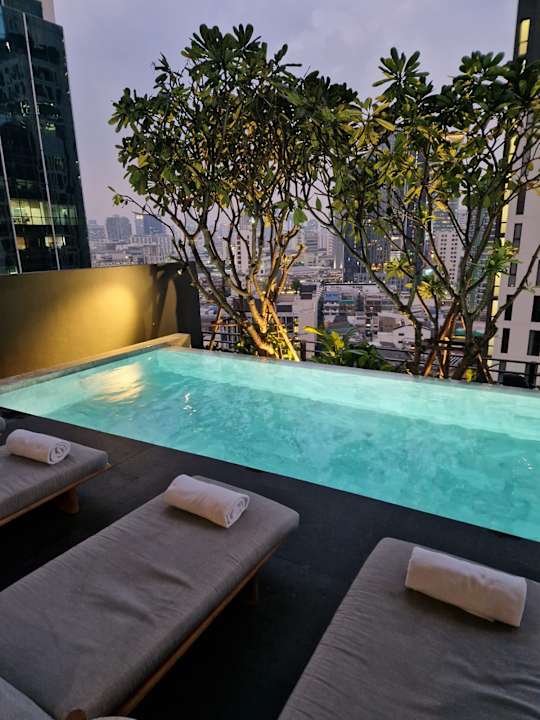 Pool dusitD2 Samyan Bangkok
