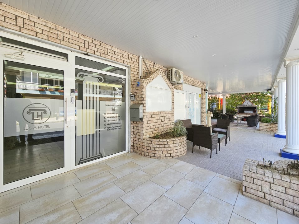 Außenansicht Lucia Hotel Paralia