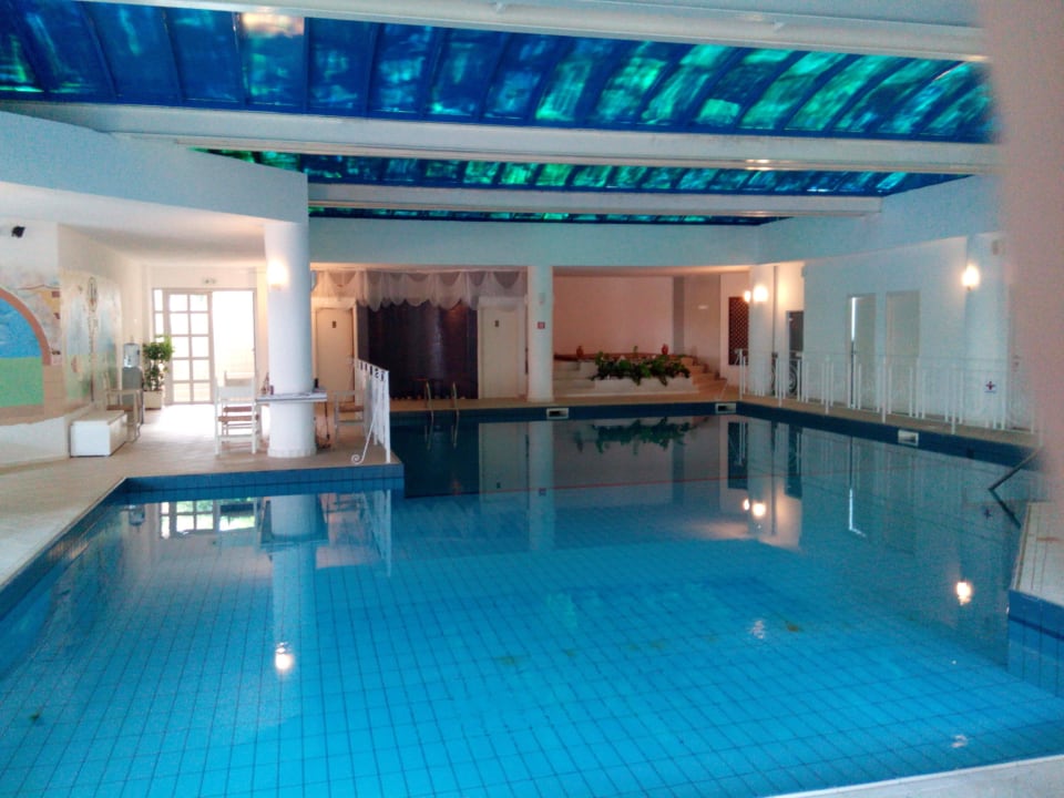 Indoorpool Anissa Beach & Village