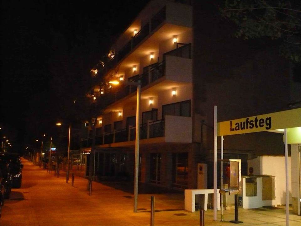Hotel bei Nacht Hostel Los Alamos
