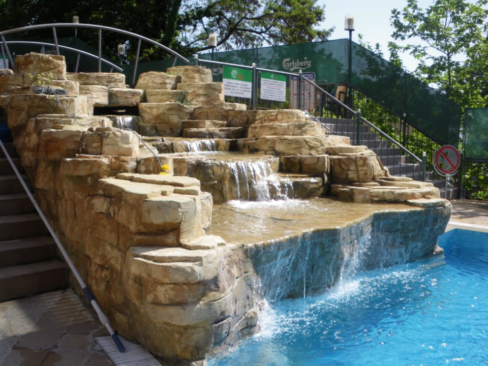 Wasserfall am Pool Hotel Atlas