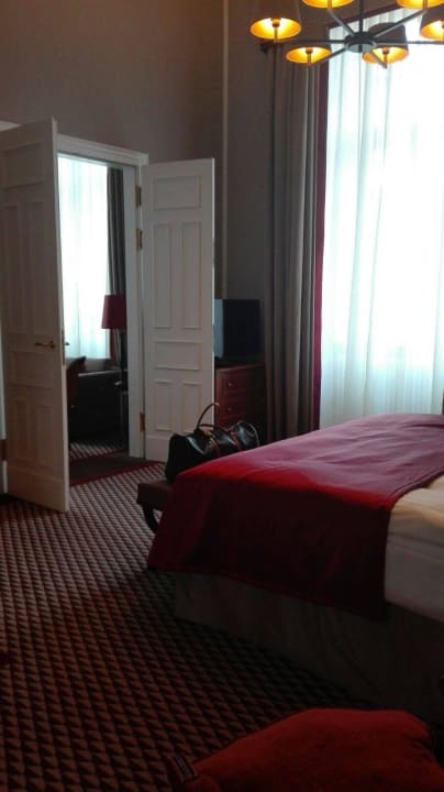 Blick vom Schlafbereich Althoff Grandhotel Schloss Bensberg