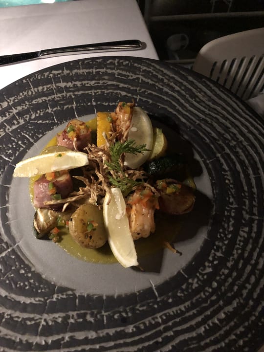 Gastro Outrigger Maldives Maafushivaru Resort