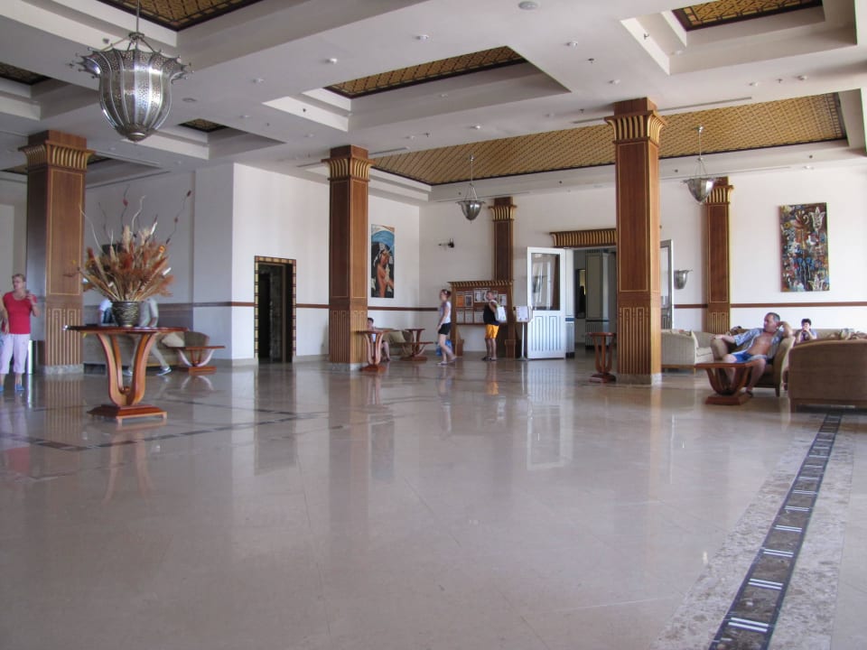 Lobby mit Eingang zum Restaurant Stella Garden Resort & Spa, Makadi Bay