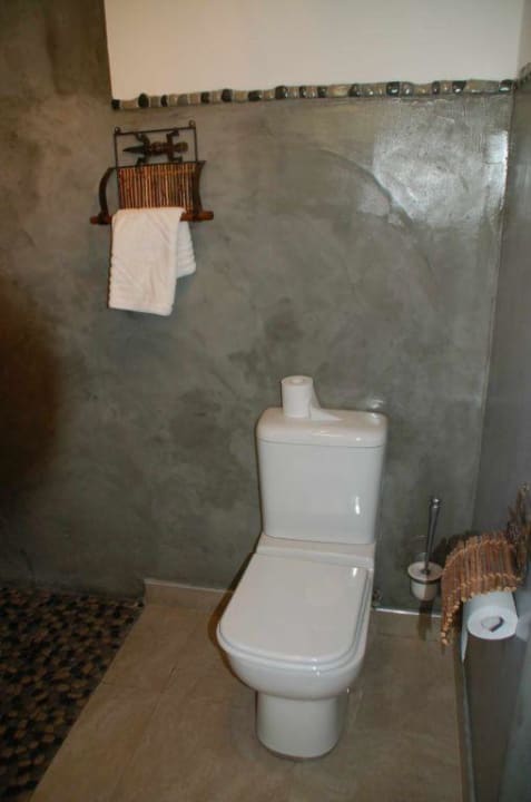 Bad im Waterhole-Chalet Okaukuejo Camp