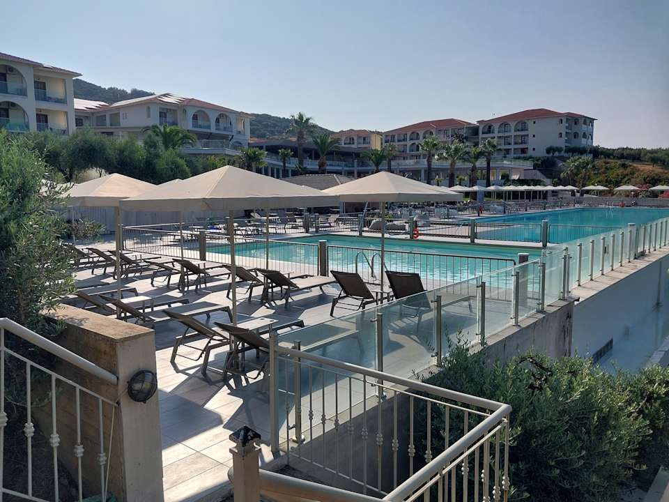 Pool Akrathos Beach Hotel