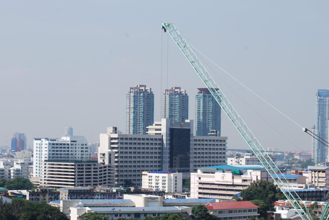 2 Eastin Grand Hotel Sathorn