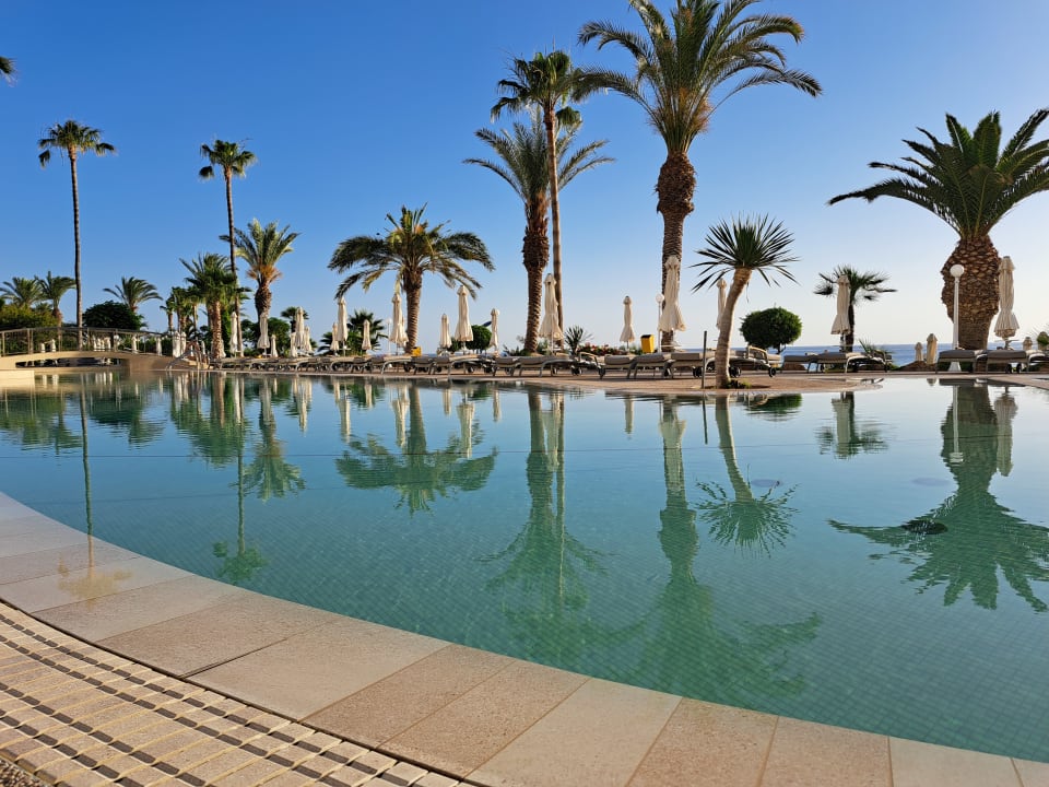 Pool Hotel Sunrise Beach