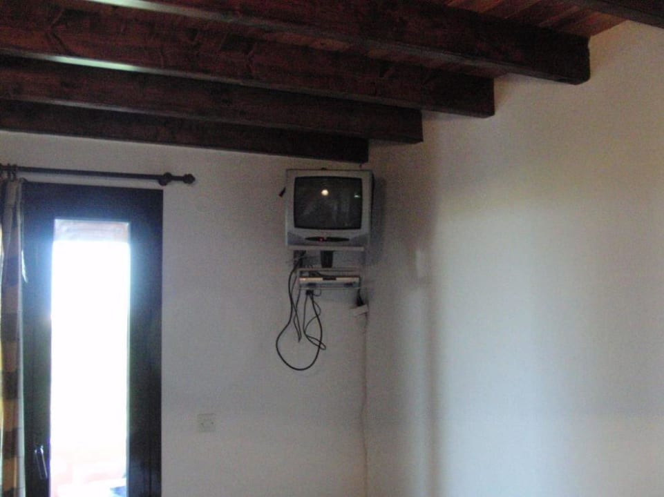 TV Almyros Villas Resort