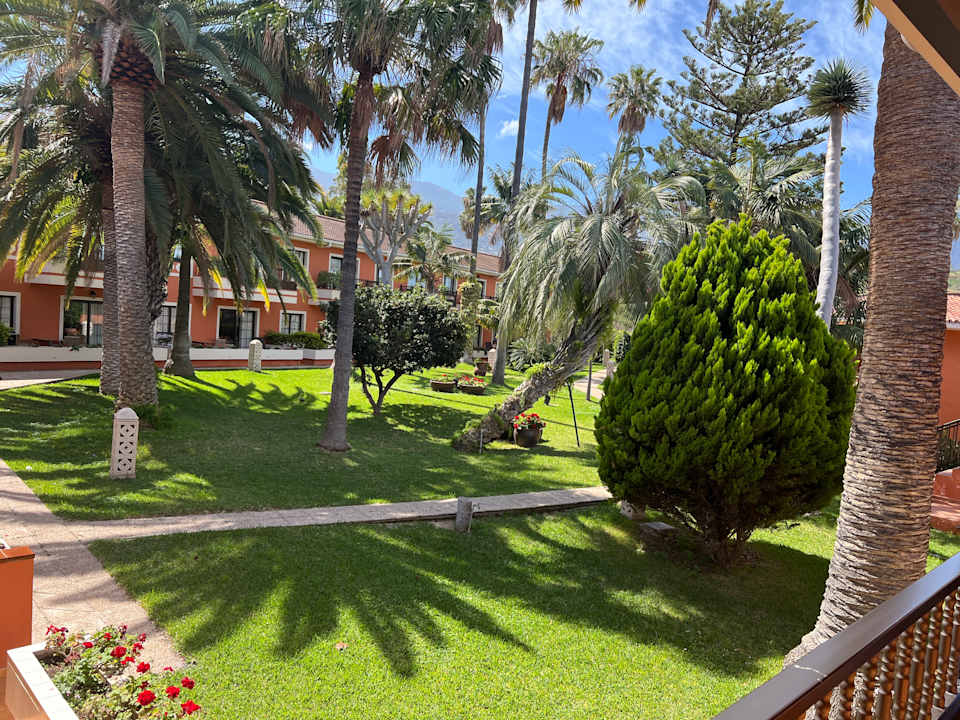 Gartenanlage Apartments Ambassador