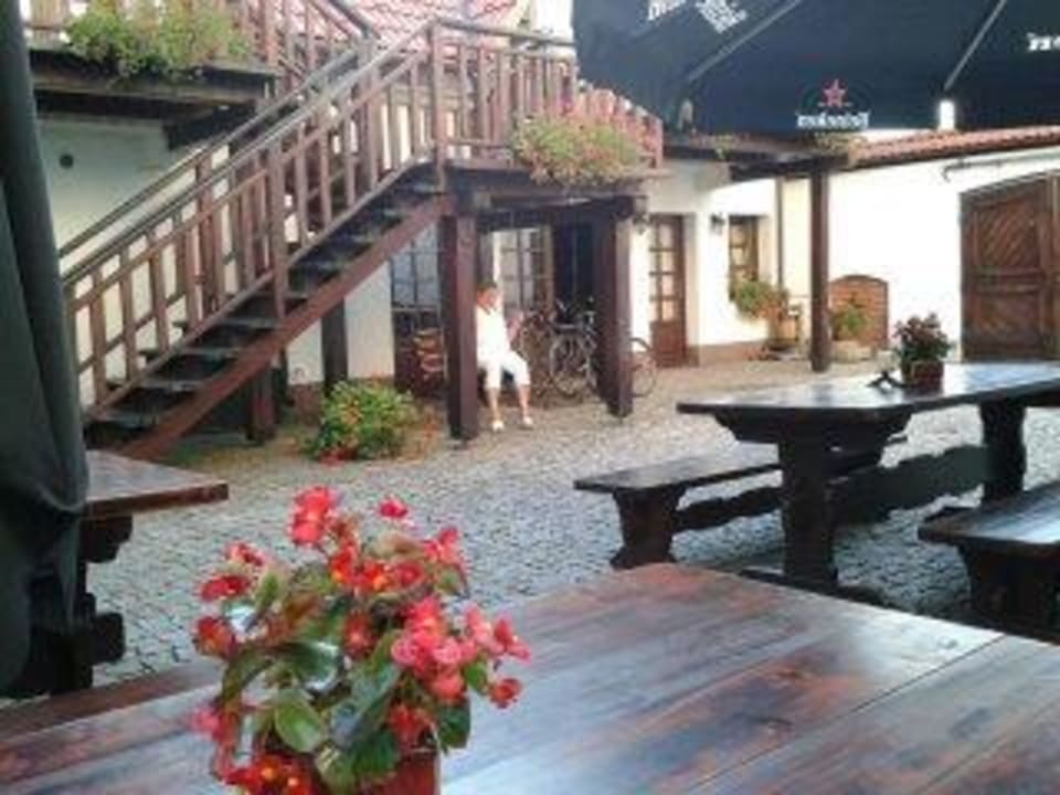 Było gdzie usiąść i napić się dla ochłody Hotel Beskid