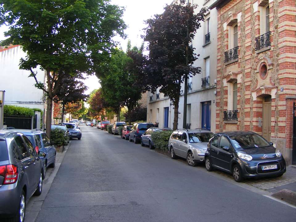 Vor dem Hotel Chambres d'hôtes La Défense Côté Jardin