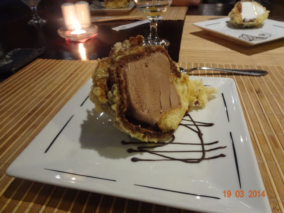 Блюда азиатского ресторана - жареное мороженое SUNRISE Royal Makadi Resort