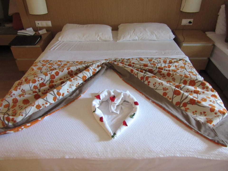 Сердечко от горничной Limak Limra Hotel & Resort