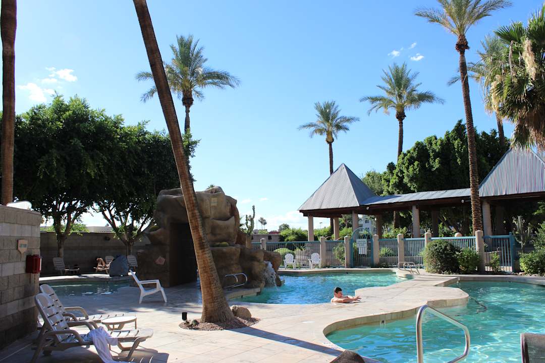 Pool Wyndham Garden Midtown Phoenix
