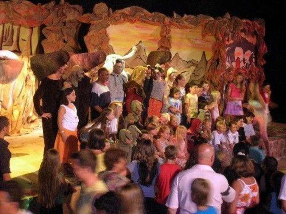 Abendanimation "König der Löwen" Hawai Beach Club