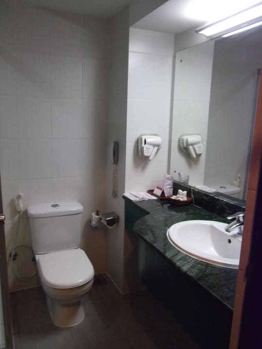 Bad Nr.1 Hotel Ramada Katunayake Colombo International Airport