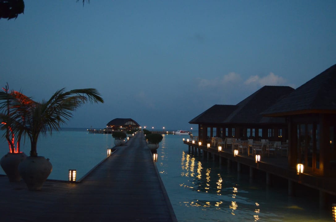 Blick von der  Insel Richtung Steg mit Tauchbasis Sun Siyam Olhuveli