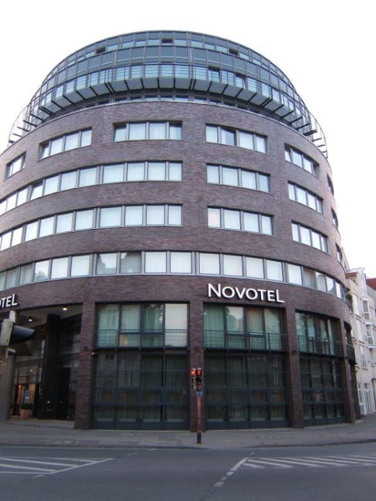 Fassade zur Podbielskistrasse Hotel Novotel Hannover