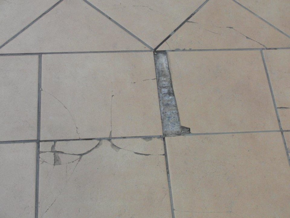 Galeria - Zugang zum Schwimmbad und Restaurant Ferienwohnungen Ferienpark Weissenhäuser Strand