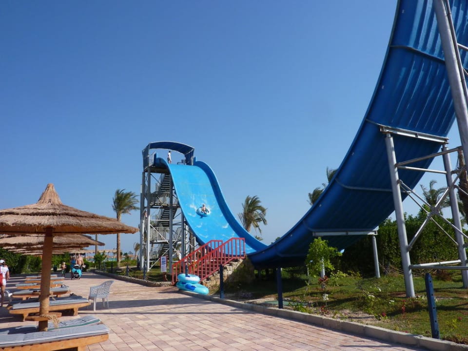 Eine der Rutschen Titanic Beach Spa & Aqua Park