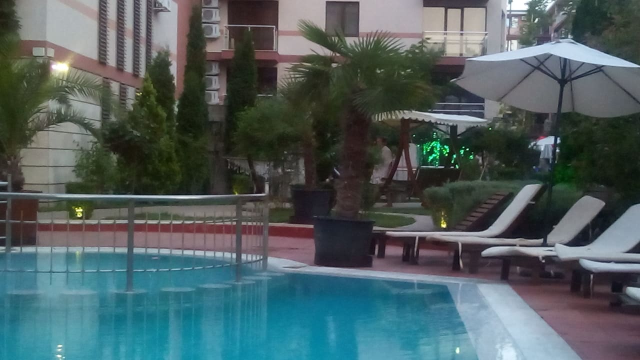 Pool Tarsis Club