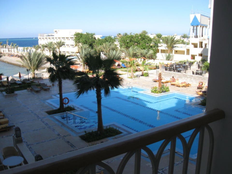 Blick vom Balkon uf den Pool Royal Star Beach Resort