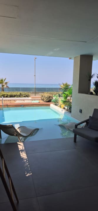 Zimmer Ikones Seafront Luxury Suites