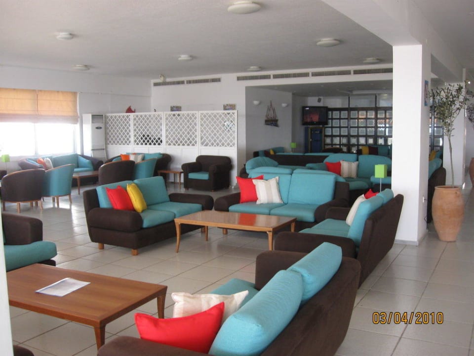 Lobby, Intenet- und Fernsehecke Brown Beach Eretria