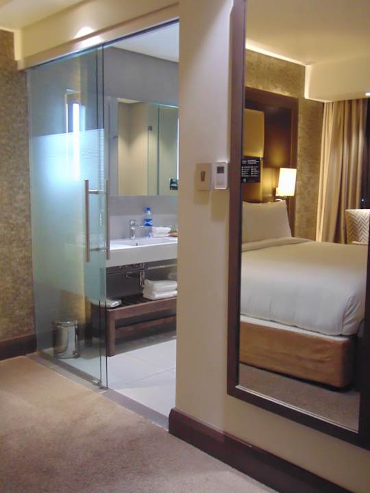 Zimmer Legend Hotel Lagos Airport, Curio Collection By Hilton