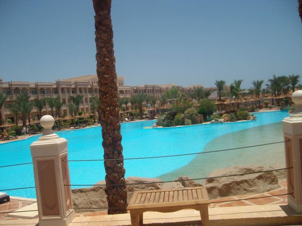 Der Blick beim Mittagsessen Beach Albatros Resort