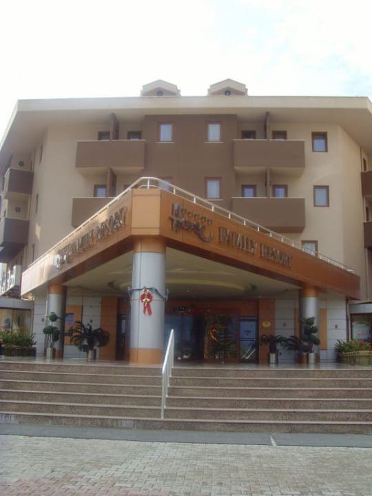 Der Eingang Hane Family Resort