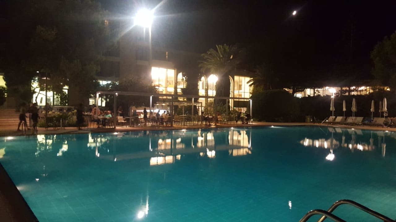 Pool Caravia Beach Hotel