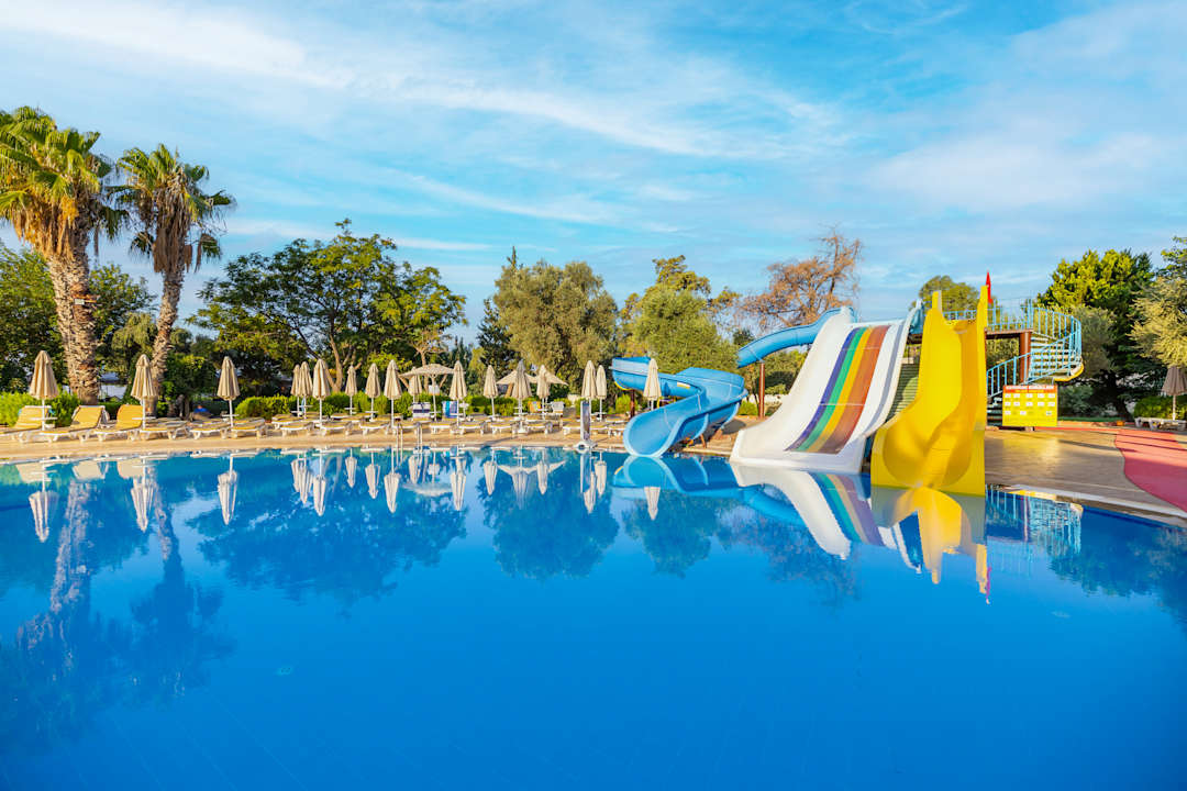 Pool Hotel The Holiday Resort